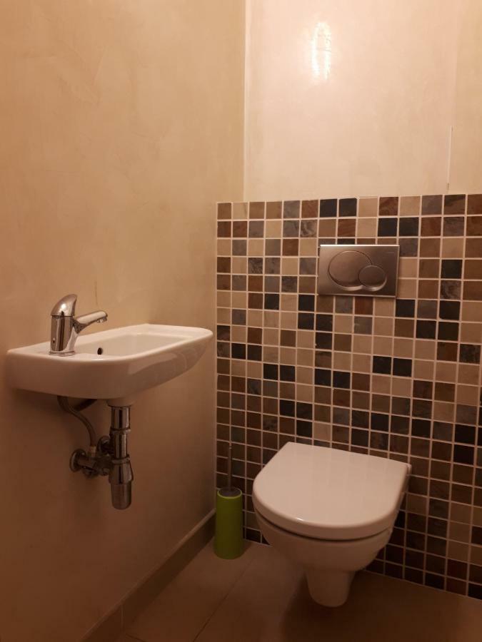Utulny Apartman V Bratislava 15 Dış mekan fotoğraf