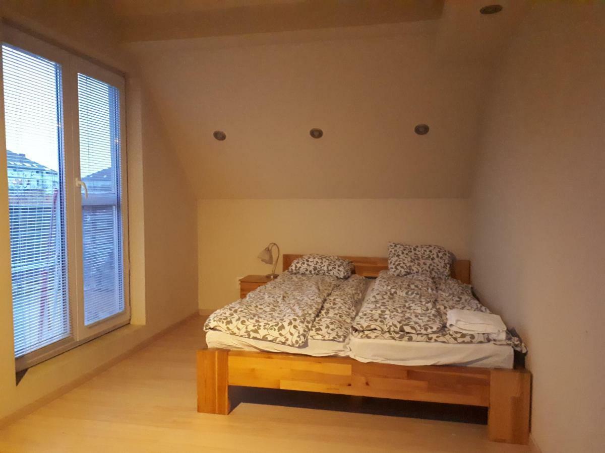 Utulny Apartman V Bratislava 15 Dış mekan fotoğraf